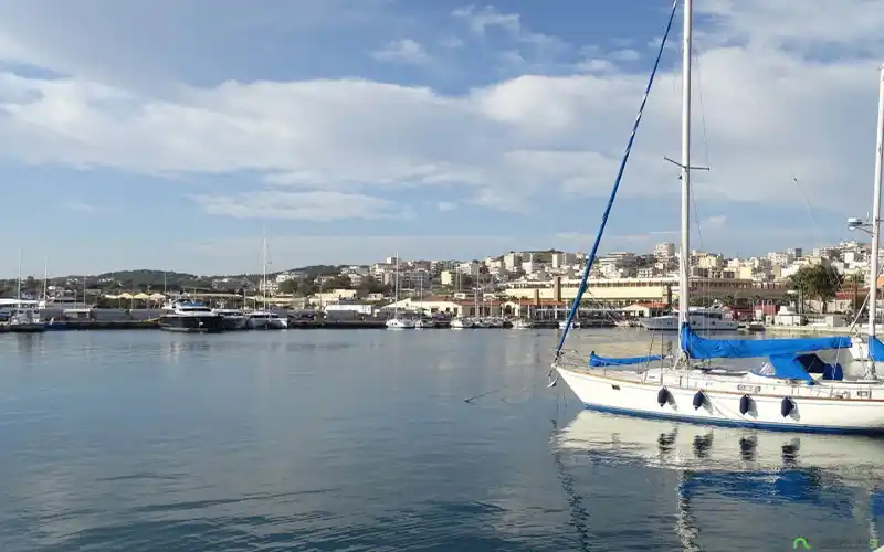 Ακτοπλοϊκά δρομολόγια Λαύριο– Ίος